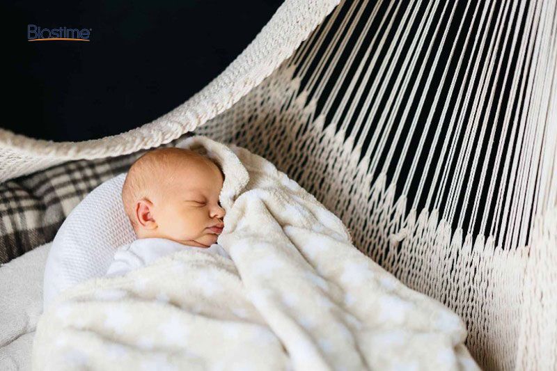 Giải đáp vấn đề có nên cho trẻ sơ sinh nằm võng khi ngủ hay không? 7 trẻ sơ sinh nằm võng