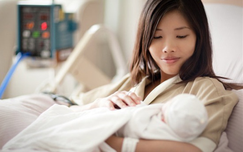 Kinh nghiệm ở cữ sau sinh mổ: Cách chăm sóc mẹ bỉm đúng chuẩn 5 Phụ nữ sau sinh mổ cần được chăm sóc đặt biệt để mau chóng phục hồi