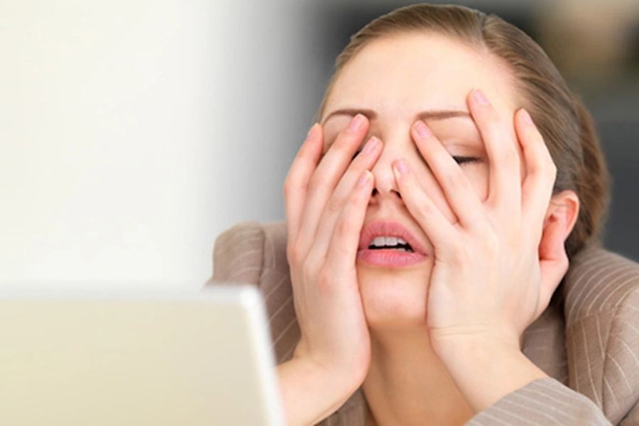 Khi đói cơ thể đốt mỡ như thế nào? Tác hại khi nhịn đói giảm cân 6 Nhịn ăn không đúng cách làm bạn kiệt sức, tâm trạng chán nản