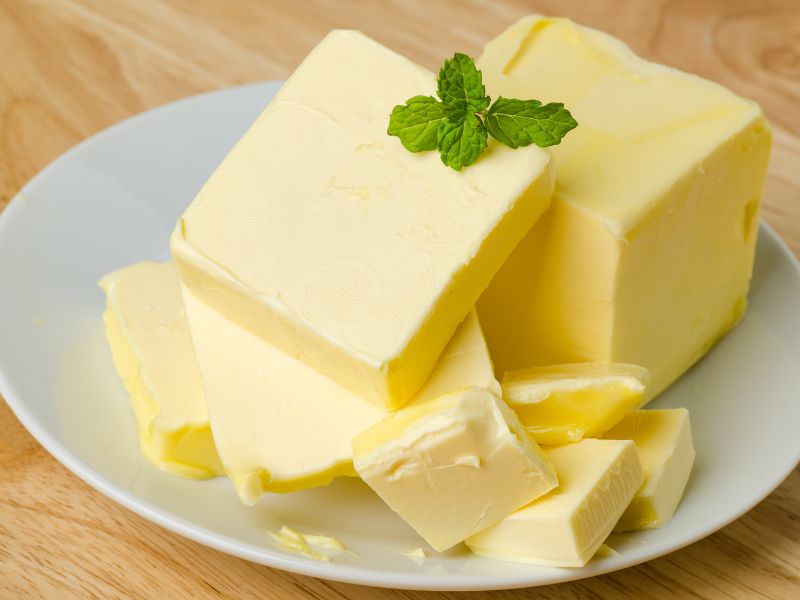 Giải đáp thắc mắc: Sáng ăn gì để tăng cơ giảm mỡ hiệu quả? 22 Bơ chứa chất béo không bão hòa đơn và chất xơ, khi kết hợp với trứng hoặc bánh mì sẽ giúp no lâu và ổn định đường huyết