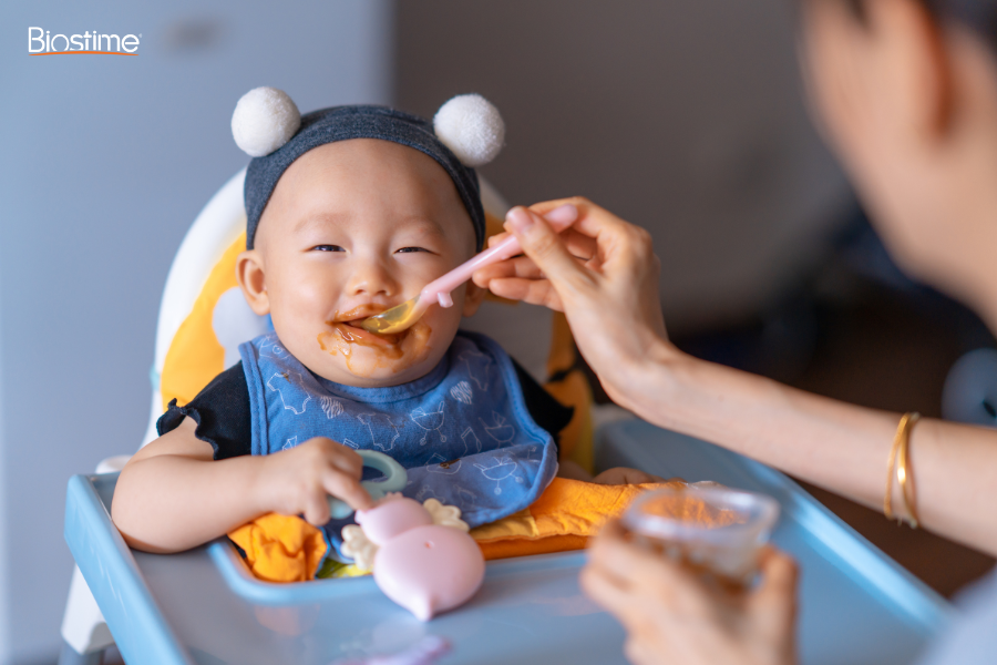 Ăn dặm như thế nào để bé tăng cân hiệu quả và đủ dinh dưỡng? 5 Hãy luôn quan sát phản ứng của bé để điều chỉnh khẩu phần phù hợp