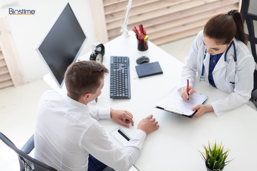 Nguyên nhân rụng tóc ở nam giới và biện pháp xử lý kịp thời 7 Nếu rụng tóc do bệnh lý, việc điều trị dứt điểm căn bệnh đó sẽ giúp cải thiện tình trạng rụng tóc