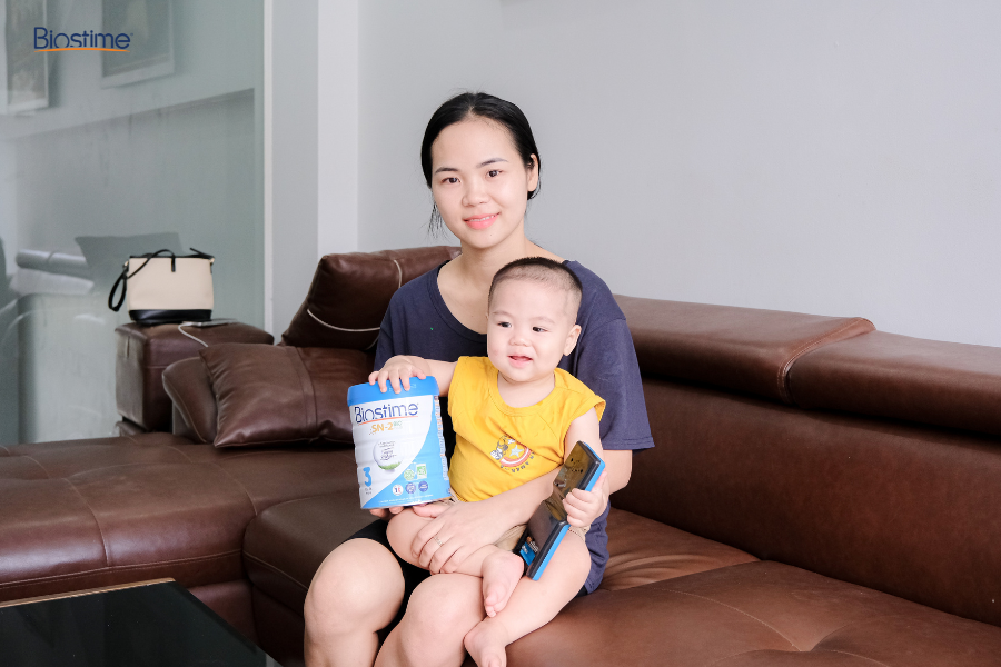 Lại thêm một đêm nữa…mẹ không ngủ trọn giấc 5 Mẹ chọn Biostime, mẹ chọn bình yên đêm dài: Dinh dưỡng êm dịu để bụng con nhẹ nhõm, để cả nhà sớm tìm lại những giấc ngủ trọn vẹn